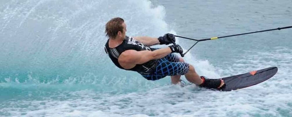 Picture 4 for Activity Wake Boarding in Mount Lavinia