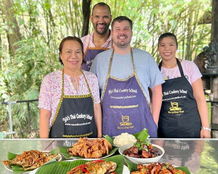 Krabi: Evening Thai Cooking Class at Ya's Cookery