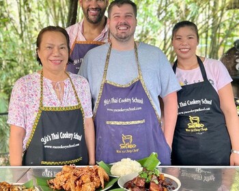 Krabi: clase nocturna de cocina tailandesa en Ya's Cookery