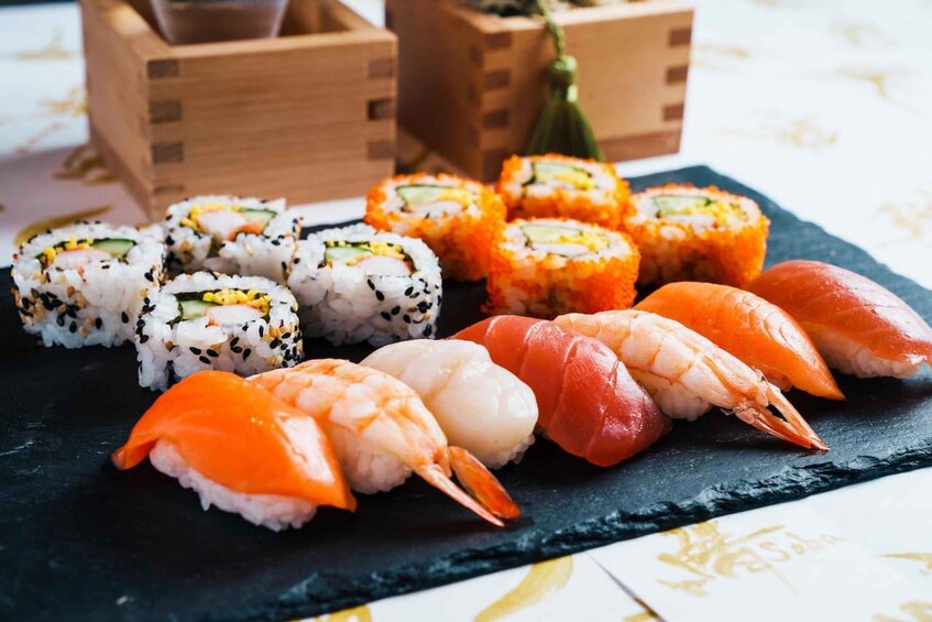 Tokyo: Maki Sushi and Nigiri Sushi Making Class in Asakusa!