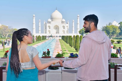 From Delhi: 5* Hotel Meal & Taj Mahal Sunrise Trip by Car