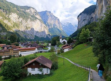 Interlaken Tur Sorotan dengan Penduduk Lokal dengan Mobil Pribadi