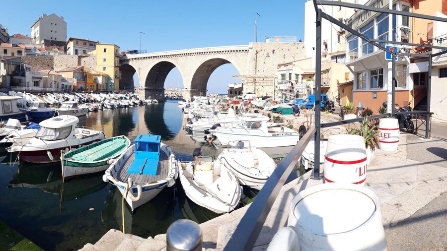Marseille : urban coves tour and treasure hunt