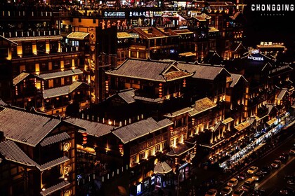 Chongqing: Illuminated Night Tour with Cruise or Hot Pot