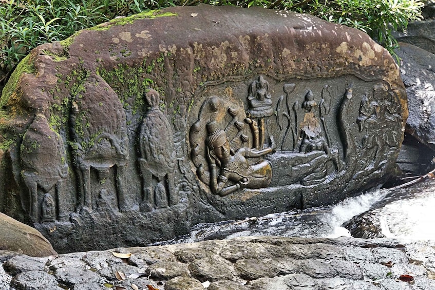 Siem Reap: Kbal Spean and Banteay Srei Temple Private Hike