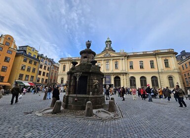 Stockholm: Secrets of Gamla Stan Guided Tour w/ Fika Option