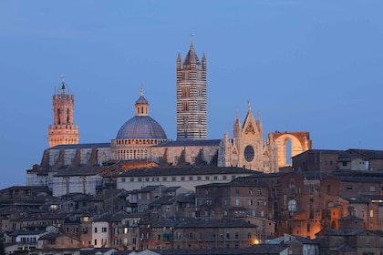 Siena: entrada a la catedral de Siena y a la biblioteca Piccolomini