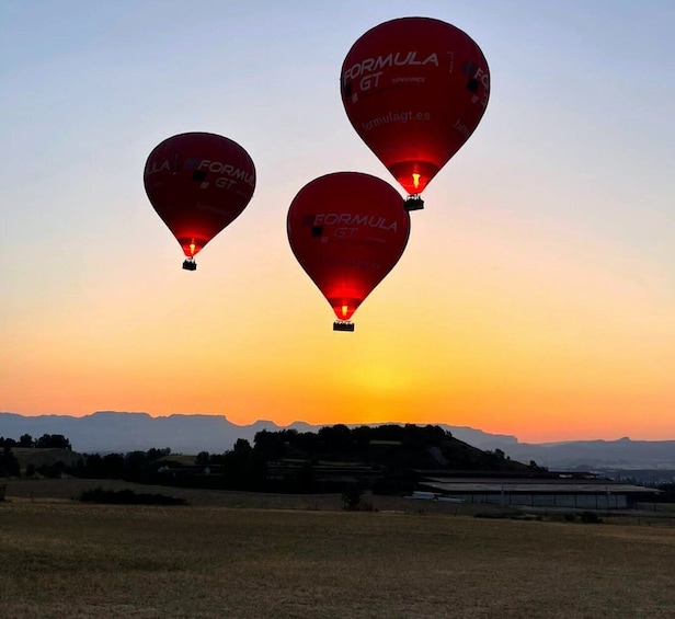 Picture 9 for Activity Barcelona: Private Romantic Balloon Flight