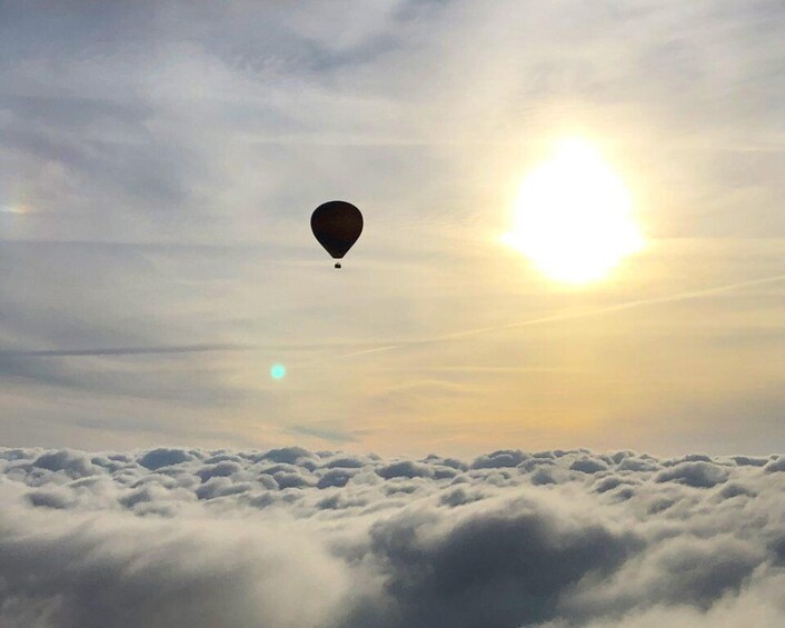 Picture 1 for Activity Barcelona: Private Romantic Balloon Flight