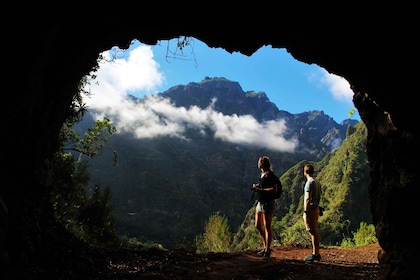 Discover Madeira's idyllic hikes & beauty on foot & wheels!