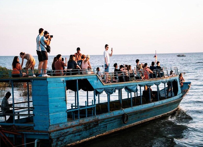 KOMPONG KHLEANG LAKE COMMUNITY-Floating village