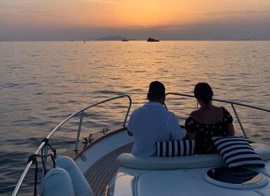Positano: Sunset Cruise Day Trip with Drinks and Snacks