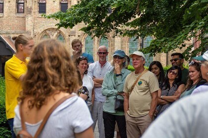 Storytelling Tour Bruges | First Day Must | History & Tips