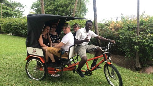 Nassau : City Highlights Private Pedicab excursion