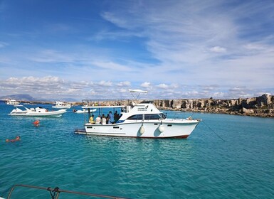 Favignana: Favignana & Levanzo Sightseeing Cruise with Lunch