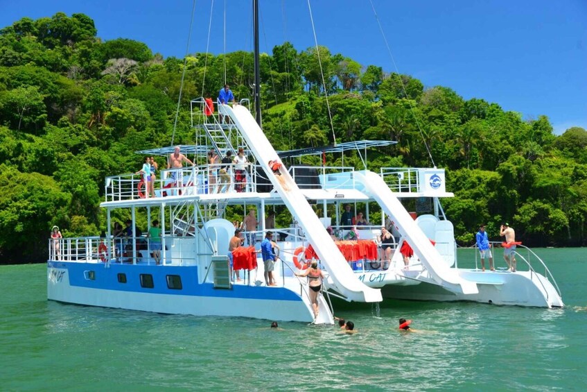 Picture 4 for Activity From Manuel Antonio: Catamaran Adventure including Lunch