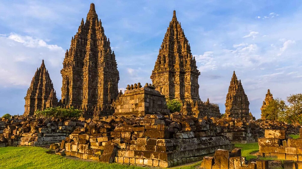 Picture 4 for Activity Yogyakarta: Prambanan temple afternoon tour and dinner