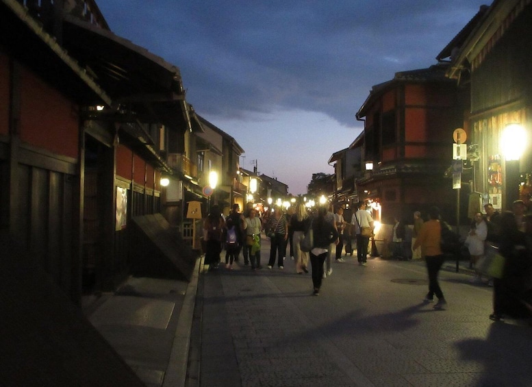 Picture 3 for Activity Kyoto: Tempio Kiyomizu Pagode Gion "Geisya" (guida italiana)