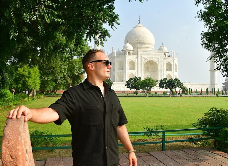 From Delhi: Taj Mahal & Agra Private Day Trip with Transfers