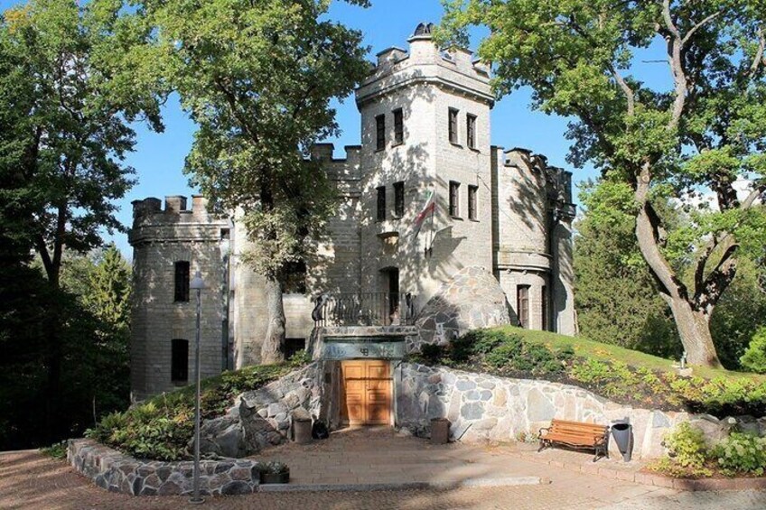 Glehn Castle