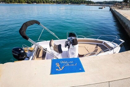 Poreč: Private Snorkeling Tour with Drinks