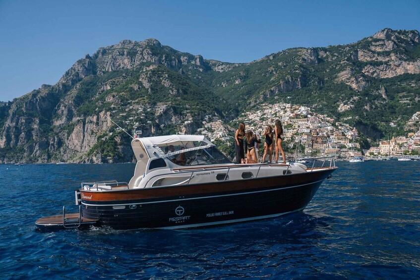 Picture 2 for Activity Positano: Boat Tour of Capri with Drinks and Snacks