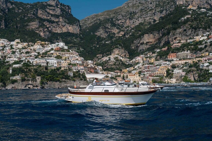 Picture 3 for Activity Positano: Boat Tour of Capri with Drinks and Snacks