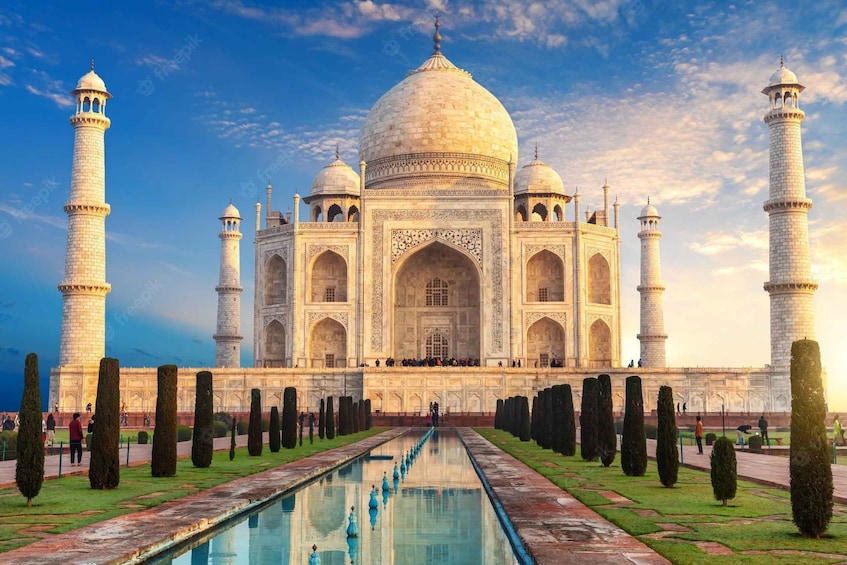 From Delhi : Taj Mahal & Agra Fort Tour With Chambal Safari