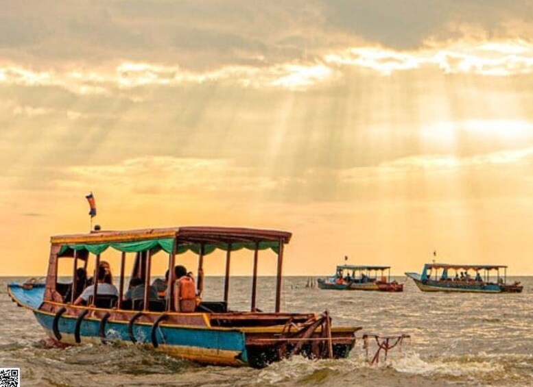 Private River Cruise along Tonle Sap Lake & Floating Village