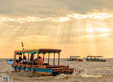 Rivière privée croisière le long du lac Tonle Sap et village flottant