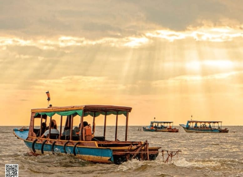 Private River Cruise along Tonle Sap Lake & Floating Village