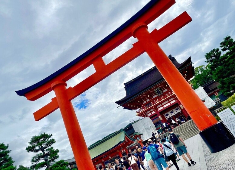 Picture 4 for Activity Kyoto: Fushimi Inari-taisha y Kiyomizu-dera (Spanish Guide)