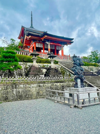 Picture 3 for Activity Kyoto: Fushimi Inari-taisha y Kiyomizu-dera (Spanish Guide)