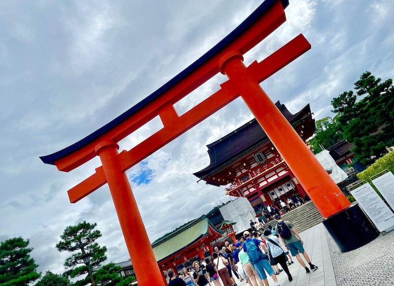 Picture 4 for Activity Kyoto: Fushimi Inari-taisha y Kiyomizu-dera (Spanish Guide)