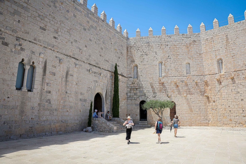 Picture 15 for Activity From Valencia: Peniscola Day tour, Game of Thrones