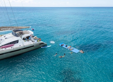 Sint Maarten: Luxury Catamaran Cruise with Lunch and Drinks