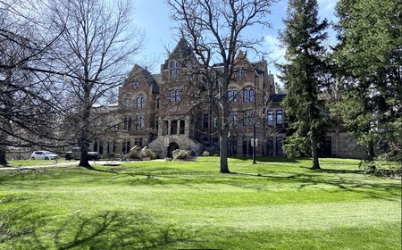 Boulder: City Highlights Private Walking Tour with Guide