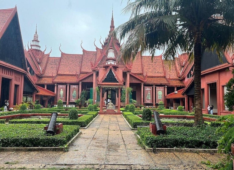 Full Day Phnom Penh Private Tour With Tour Guide