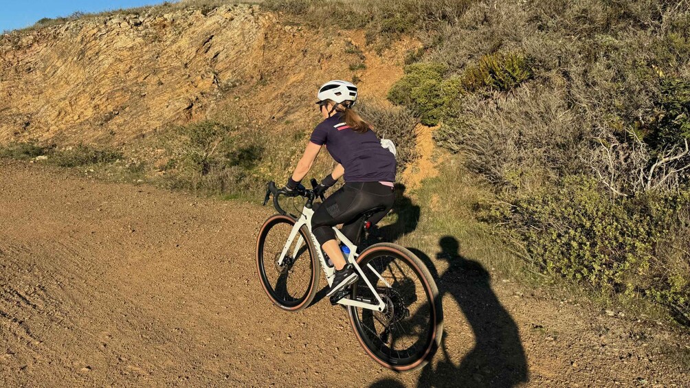 Picture 7 for Activity San Francisco: Marin Headlands Gravel Biking Tour +GG Bridge