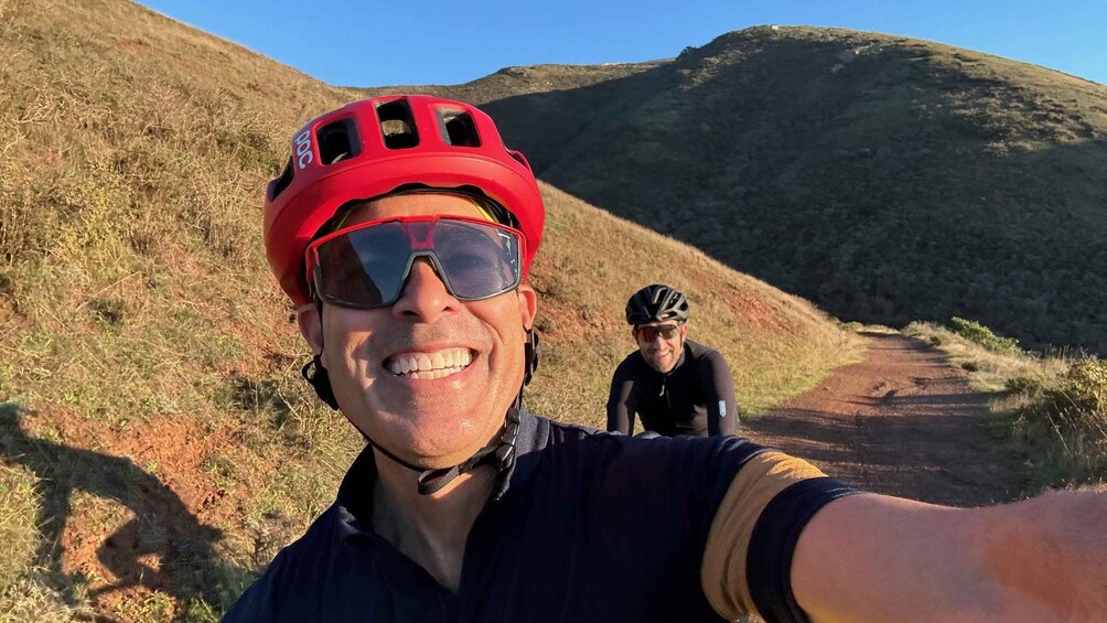 San Francisco: Marin Headlands Gravel Biking Tour +GG Bridge