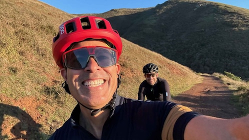 San Francisco: Marin Headlands Gravel Biking Tour +GG Bridge