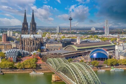 Köln: Private Architekturtour mit einem lokalen Experten