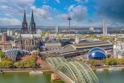 Köln: Private Architekturtour mit einem lokalen Experten