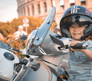 Vespa tour in Rome with Professional photoshoot