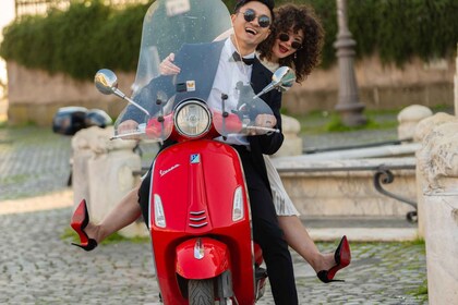 Vespa tour in Rome with Professional photoshoot