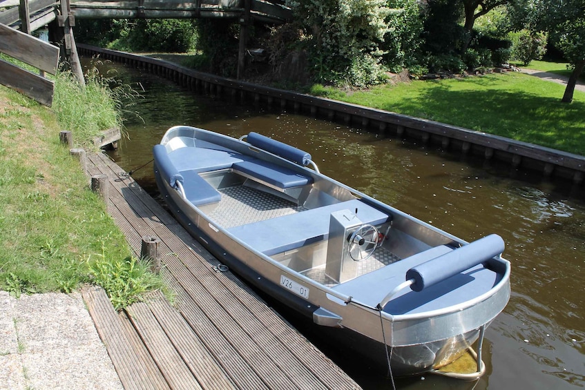 Picture 1 for Activity Boatrental 2 Hours 8 Person with Steeringwheel and cushions