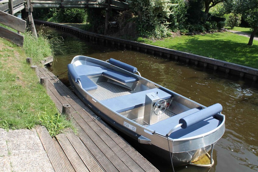 Picture 1 for Activity Boatrental 2 Hours 8 Person with Steeringwheel and cushions