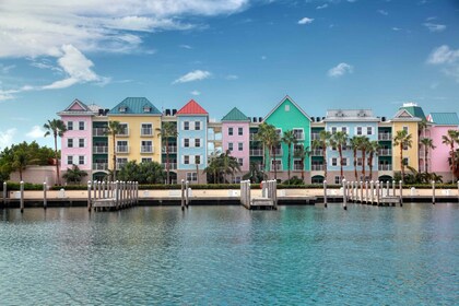 Nassau: Sightseeing, Snorkeling, & Shopping Tour with Pickup