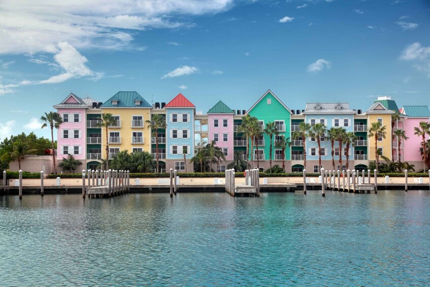 Nassau: Sightseeing, Snorkeling, & Shopping Tour with Pickup