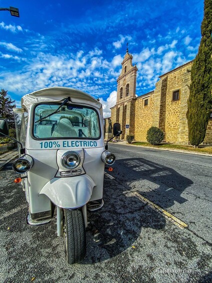 Picture 3 for Activity Ávila: Hop-on Hop-off Tuk Tuk Tour